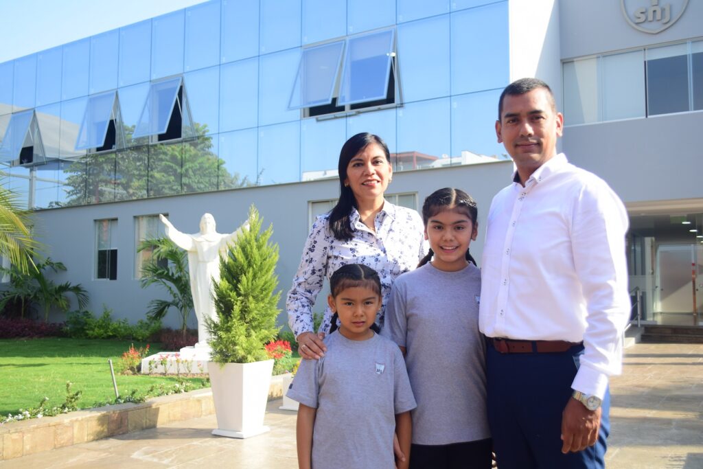 1-SNJ-FRONTIS-Y-FAMILIA-1024x683